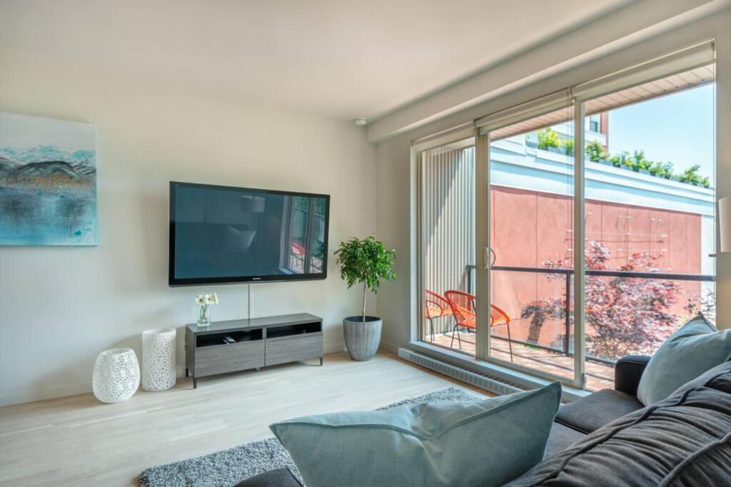 Clean 3Rd Floor Executive 1 Bedroom Apt In Old Town China Town Victoria Bagian luar foto
