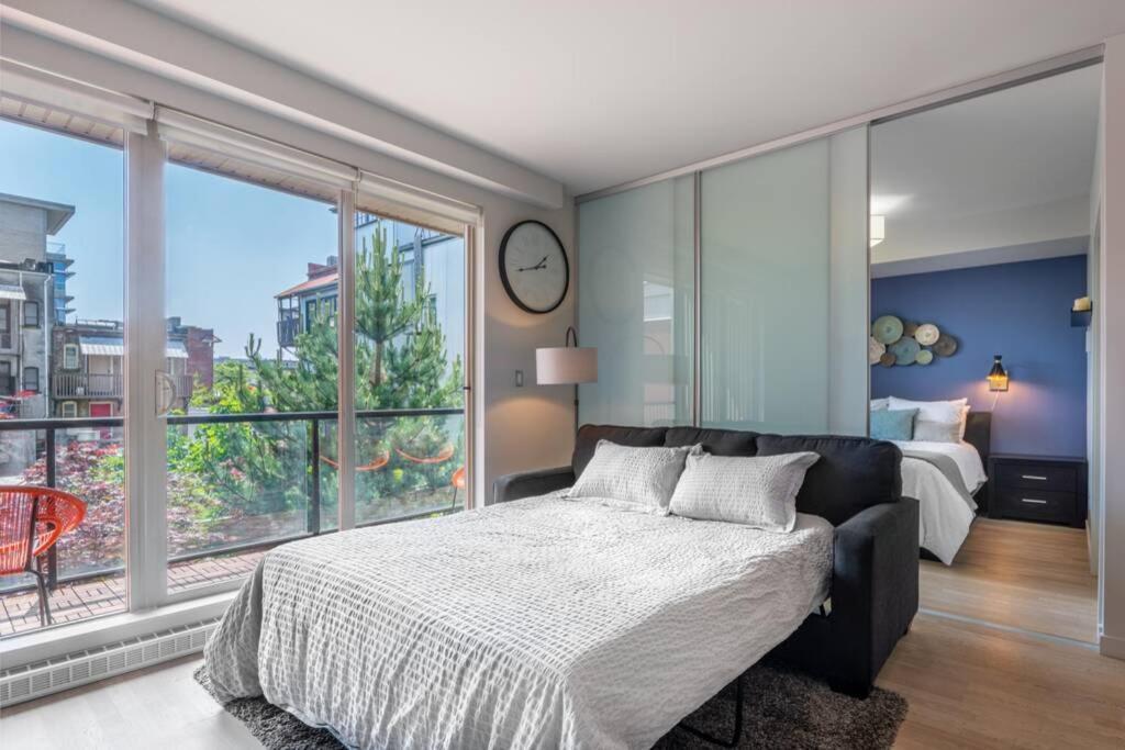 Clean 3Rd Floor Executive 1 Bedroom Apt In Old Town China Town Victoria Bagian luar foto