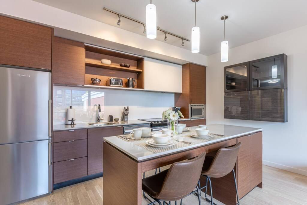 Clean 3Rd Floor Executive 1 Bedroom Apt In Old Town China Town Victoria Bagian luar foto