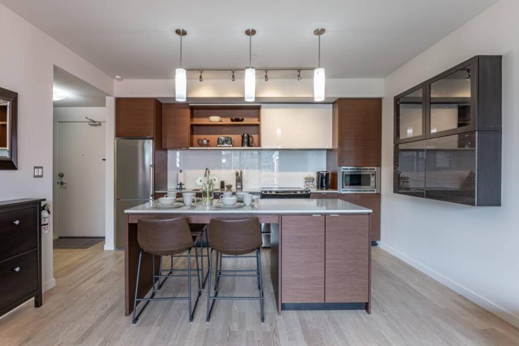 Clean 3Rd Floor Executive 1 Bedroom Apt In Old Town China Town Victoria Bagian luar foto