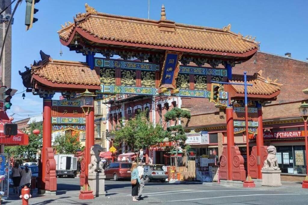 Clean 3Rd Floor Executive 1 Bedroom Apt In Old Town China Town Victoria Bagian luar foto